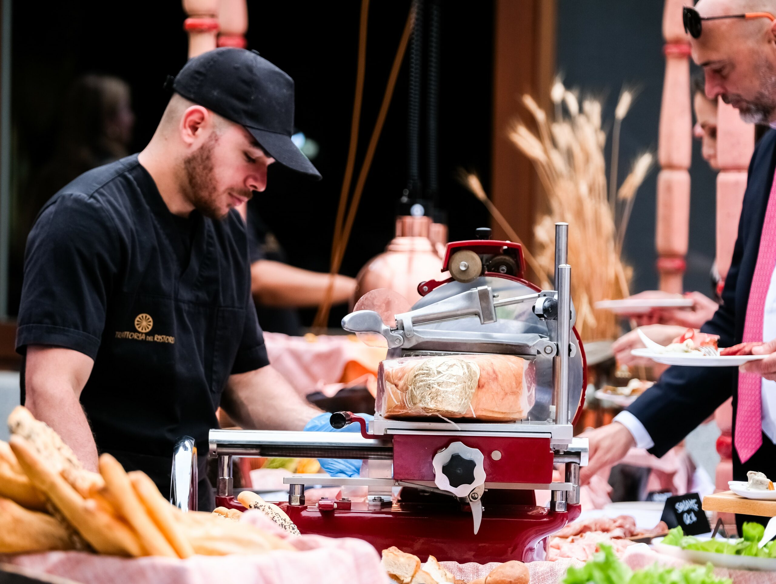 gallery cucina 01 - LA CUCINA dove le prelibatezze prendono forma - location calda e autentica atmosfera piemontese (2)